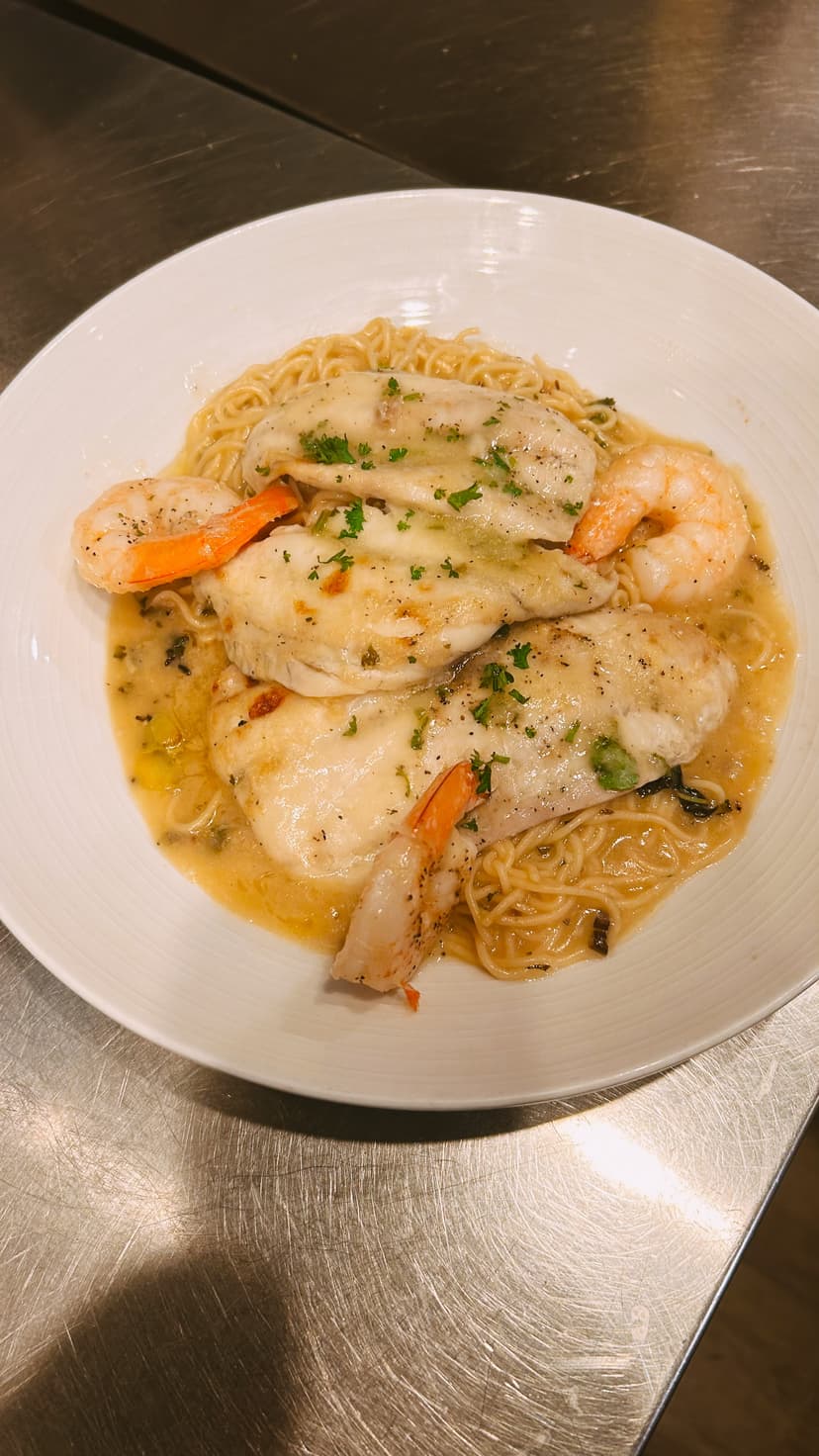 Elegant restaurant interior with Italian decor and comfortable dining atmosphere